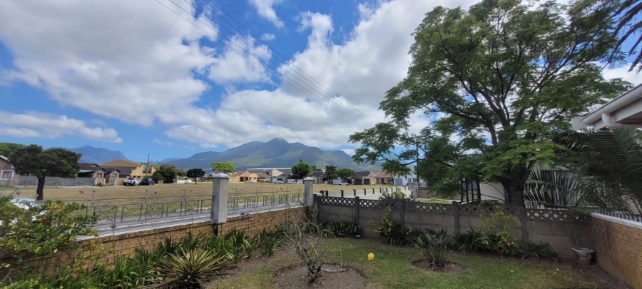 3 Bedroom Property for Sale in Levallia Western Cape